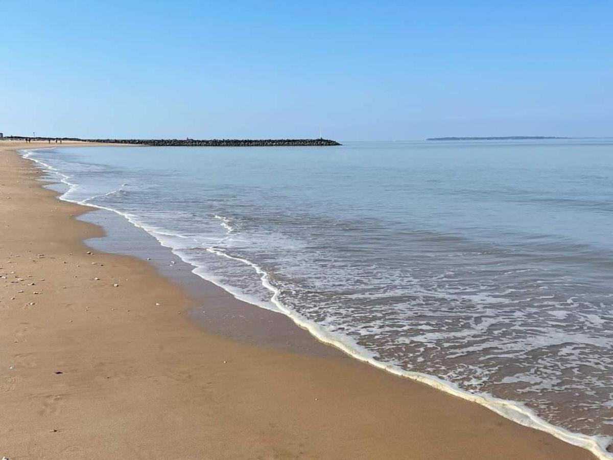 Duplex 3 Pieces A Deux Pas De La Plage Avec Parking - 4 Pers - Fr-1-706-16 Chatelaillon-Plage Luaran gambar